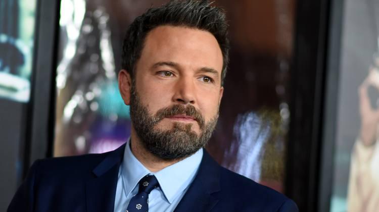 Pai de Ben Affleck culpa Hollywood pelo vício do filho