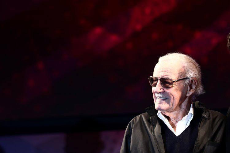 Filha e pessoas próximas de Stan Lee estariam tentando se apossar de sua riqueza